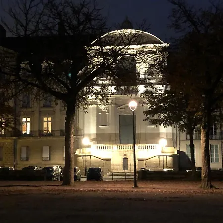 La Centre Konukevi