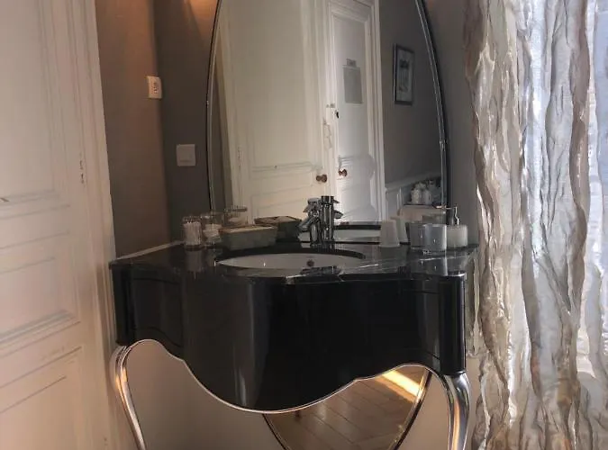 ゲストハウス La Centre ナント